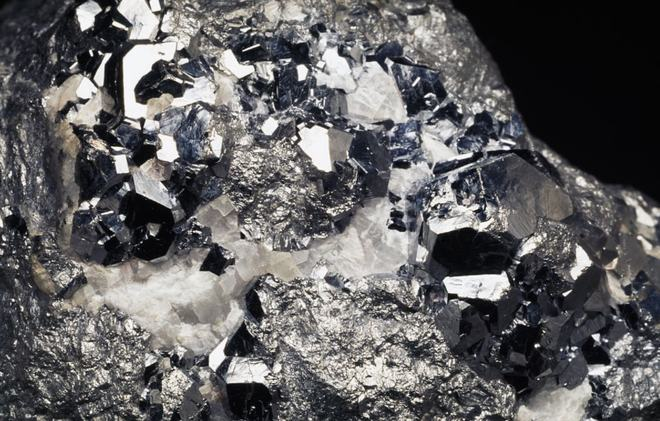 用活性氧化镁制取镍钴的优势