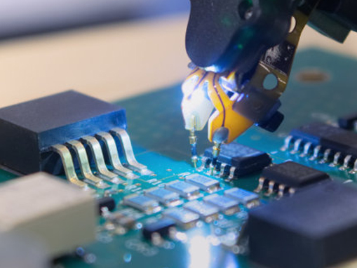 纳米氧化镁在半导体领域的应用进展及影响分析